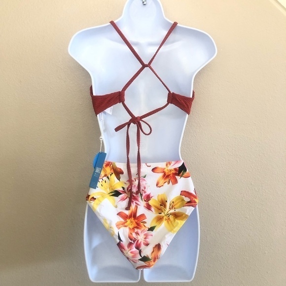 CUPSHE Woman’s Texturized Solid Strappy Top Floral Bottoms Bikini Set Size M - Picture 2 of 12